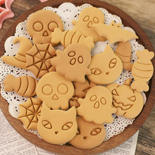 Load image into Gallery viewer, 8 PIECE Set Halloween Biscuit Mould Haloween Bat Pumpkin Ghost Skull Cookie Cutting Mold Fondant Cookie Cutter Baking Tool kitchenware
