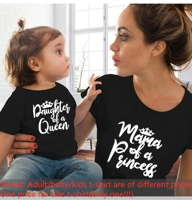 Family Matching Outfits Mama and Mama's Mini Tshirt Mother Daughter queen T-Shirt Tops Toddler Baby Kids Girls Clothes custom print