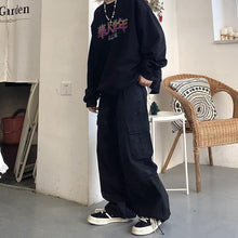 Load image into Gallery viewer, Baggy Black Cargo Pants for Men Khaki Cargo Trousers Male Vintage Loose Casual Autumn Japanese Streetwear Hip Hop
