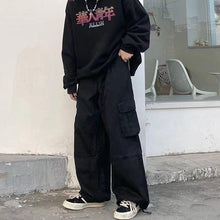 Load image into Gallery viewer, Baggy Black Cargo Pants for Men Khaki Cargo Trousers Male Vintage Loose Casual Autumn Japanese Streetwear Hip Hop
