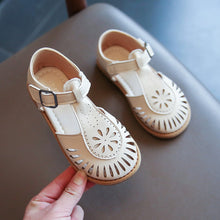 Load image into Gallery viewer, Girls Half Sandals 2022 Spring Summer British Style Children Beach Shoes Cut-outs Kids Flat Shoes Sandals 22-36 Princess Vintage
