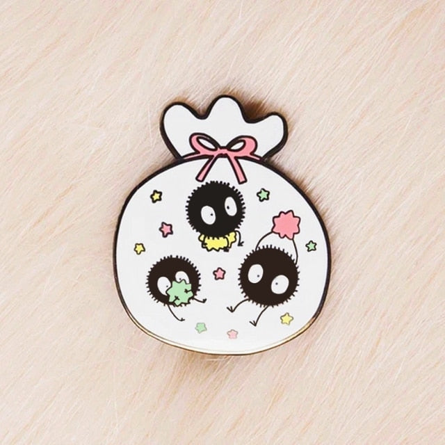 Cute Susuwatari Soot Sprite Hard Enamel Pin Classic Anime Movie Spirited Aways Fans Collectible Brooch Medal Backpack Jewelry