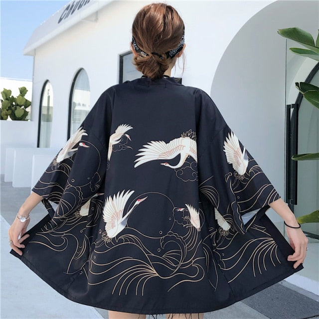 2021 Japanese Woman Kimono Cardigan Cosplay Shirt Blouse for Women Vintage Japanese Yukata Female Summer Beach Robe Clothes